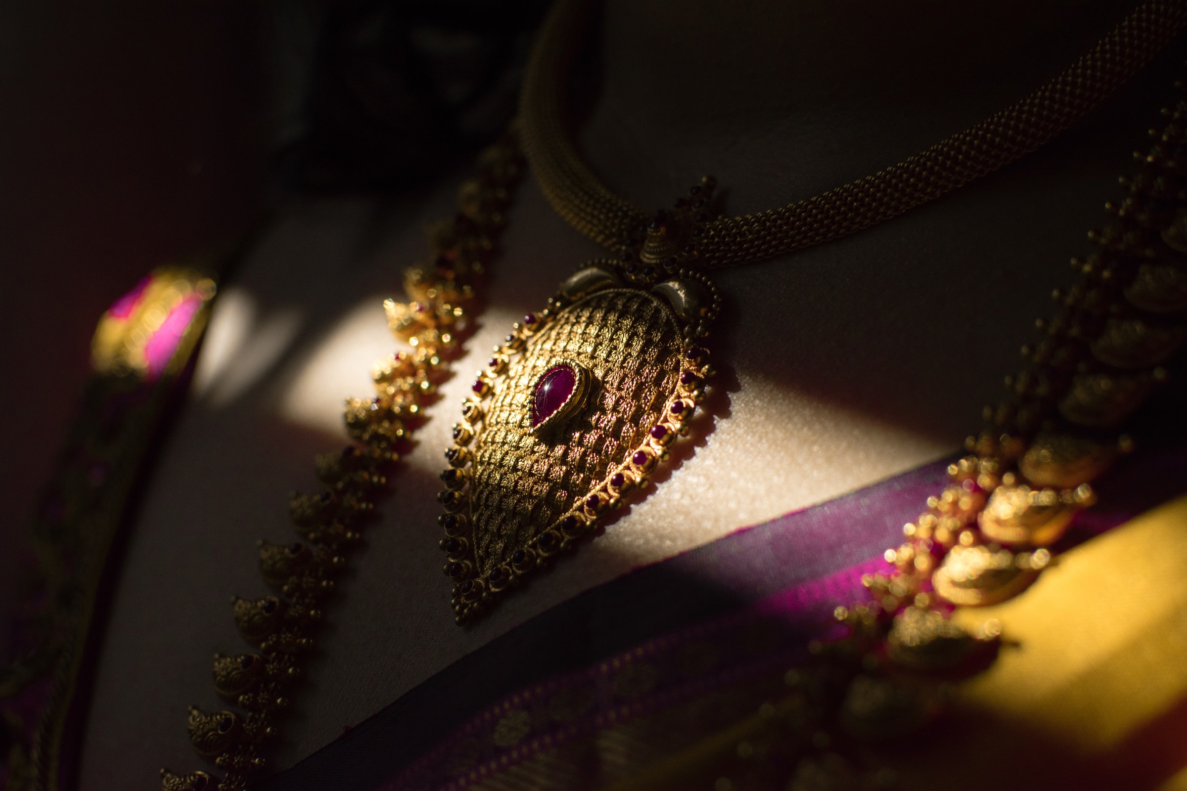 The History of the Top 5 Jewelry Brands in the World