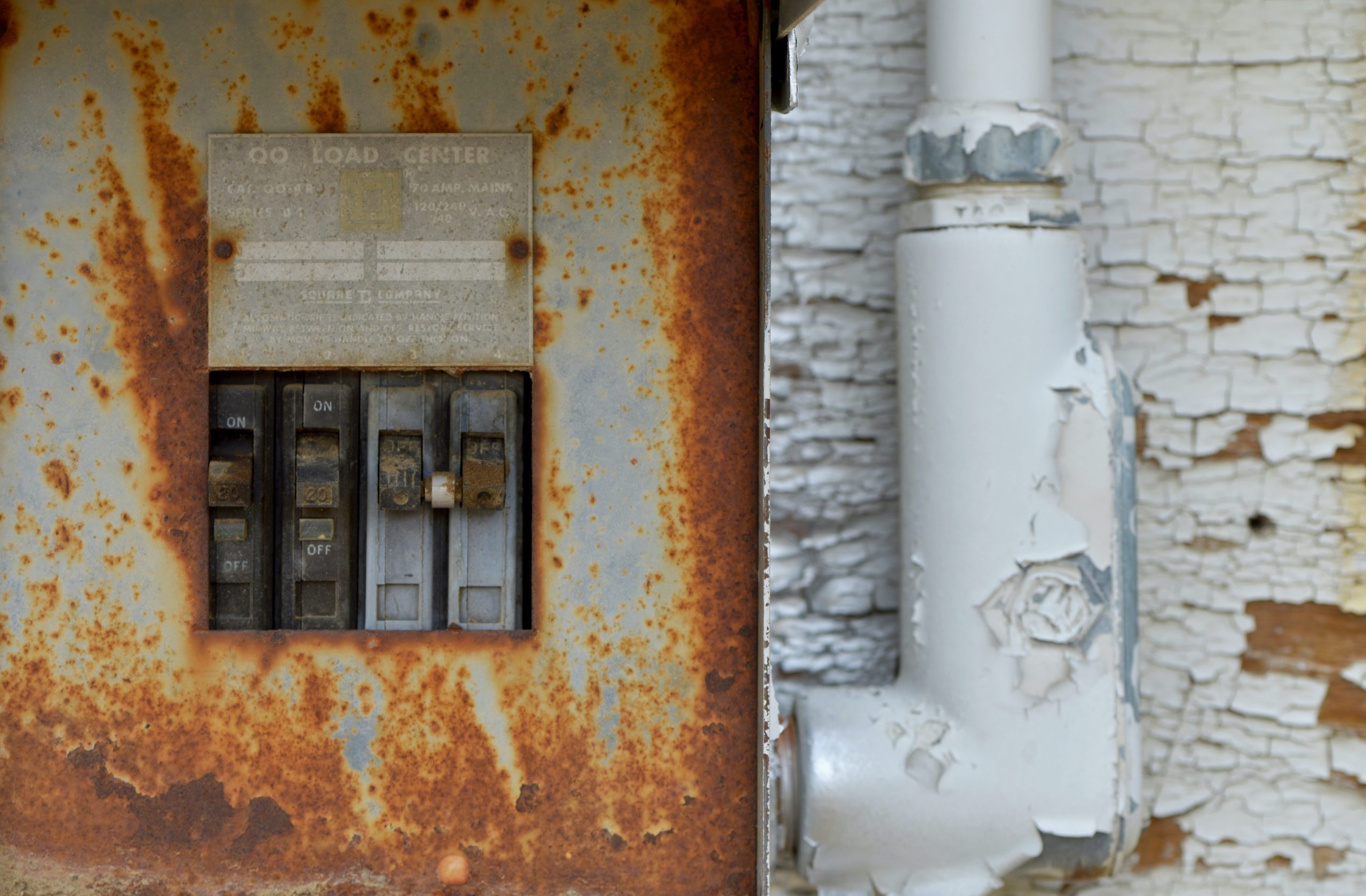 How To Replace A Circuit Breaker Without Turning Off Power