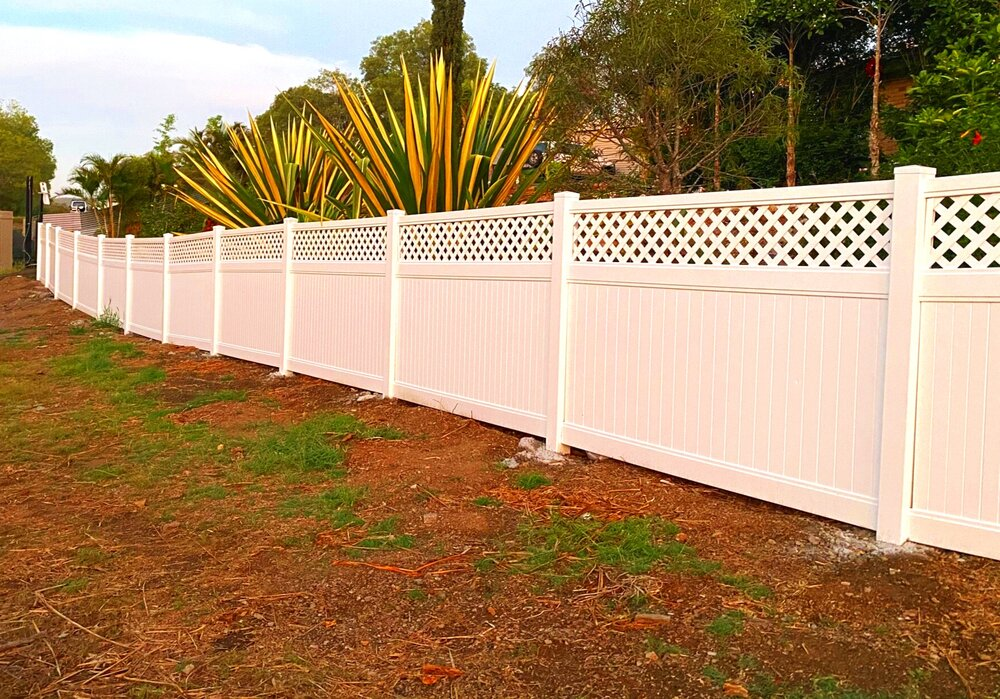 Plastic Fences and PVC Fences – Types and Installation Methods