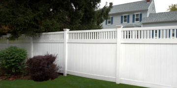 Advantages and Disadvantages of Plastic Fences