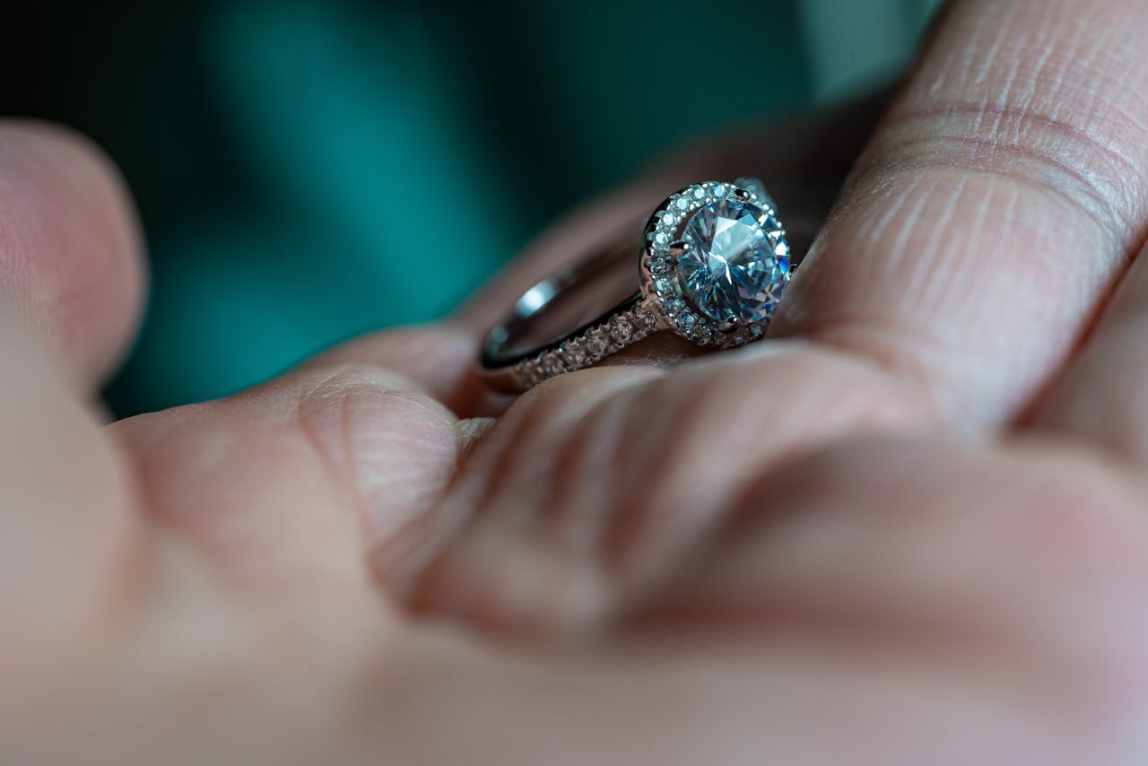 Rare Carat: Luxury Diamond Jewelry